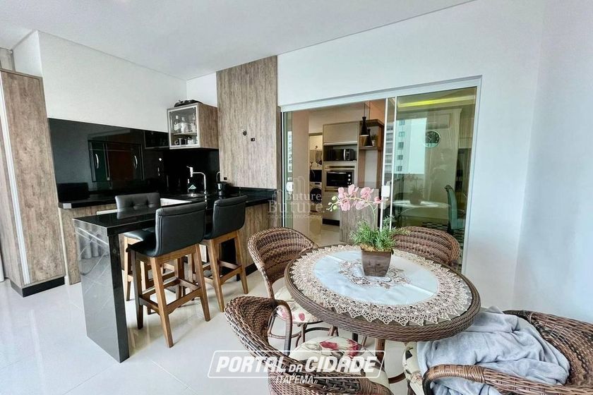Apartamento &agrave; venda - Meia Praia