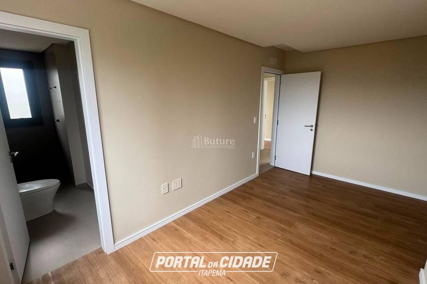 Apartamento &agrave; venda - 110m&sup2; - Meia Praia