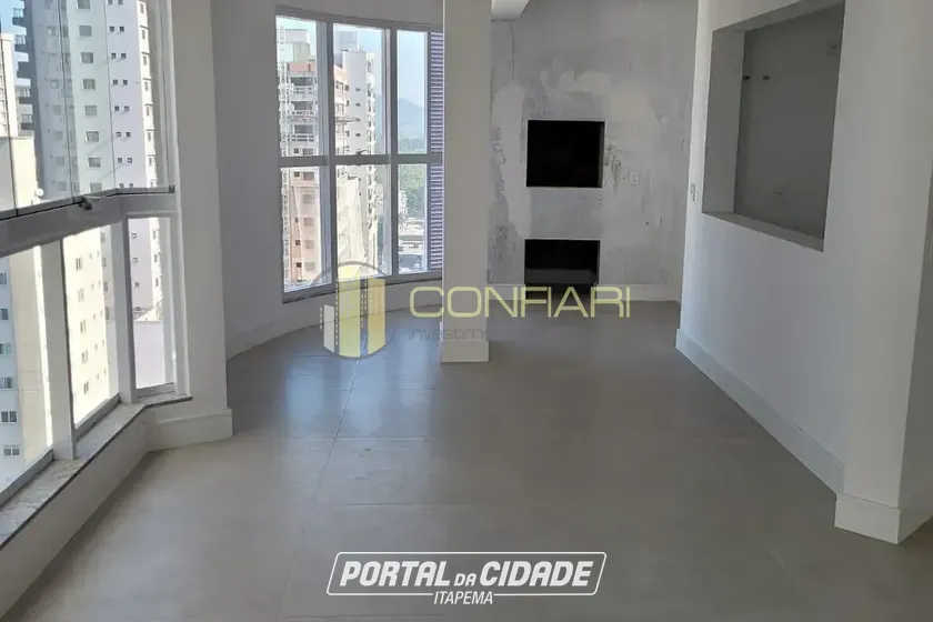 Apartamento &agrave; venda - 168m&sup2; - meia praia