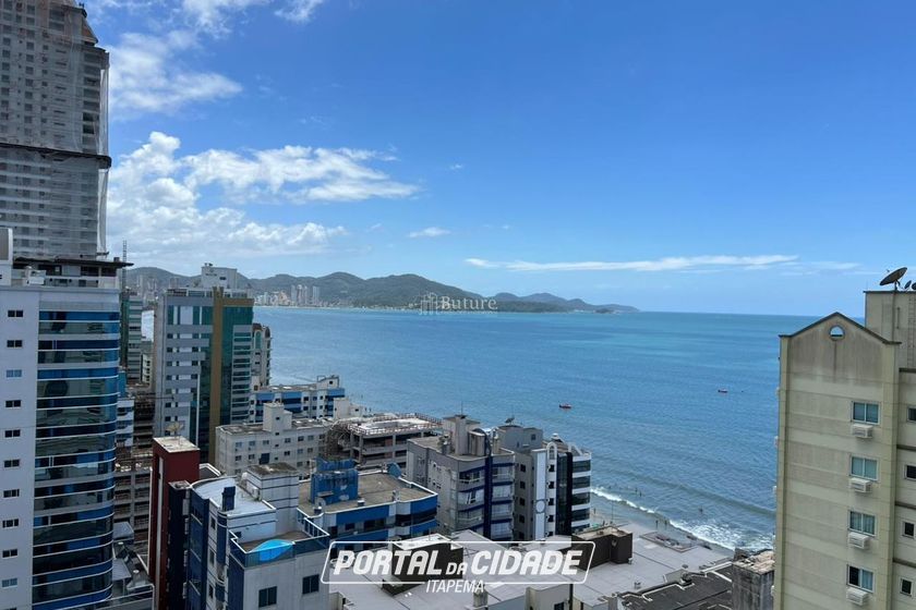 Apartamento &agrave; venda - 180m&sup2; - Meia Praia