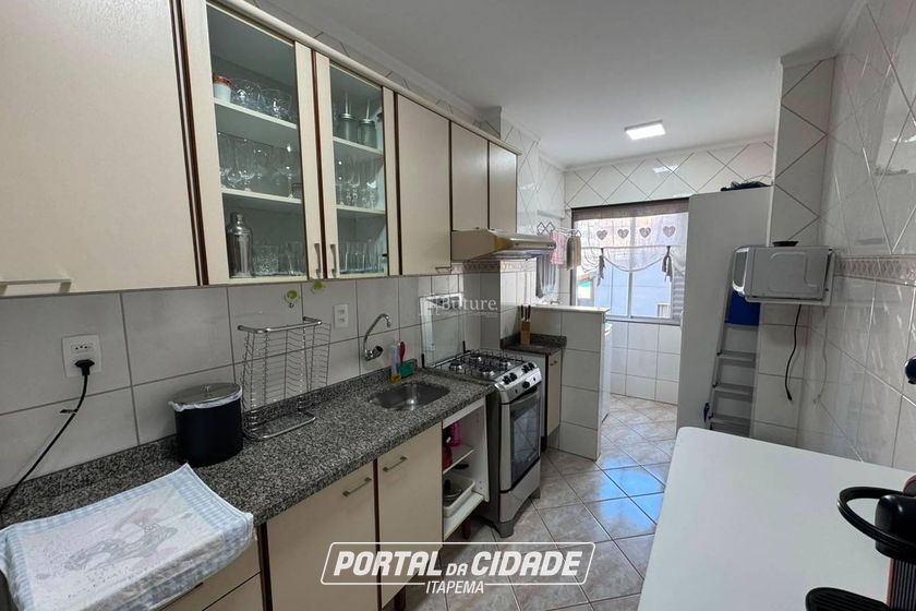 Apartamento &agrave; venda - 137m&sup2; - Meia Praia