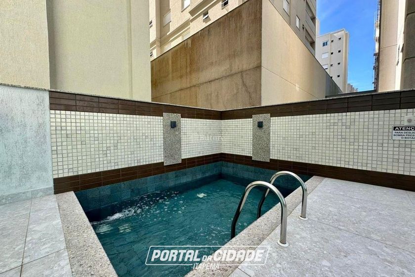 Apartamento &agrave; venda - 190m&sup2; - Meia Praia