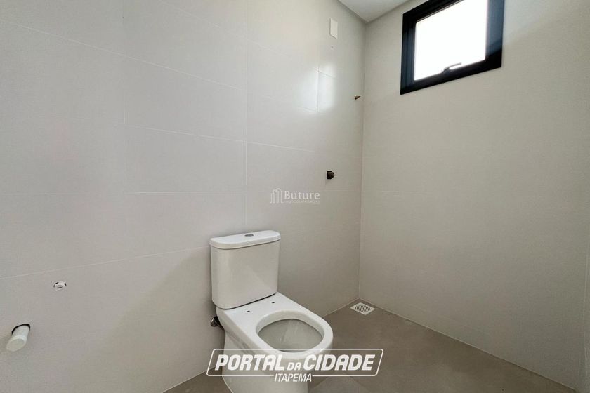 Apartamento &agrave; venda - 132m&sup2; - Meia Praia