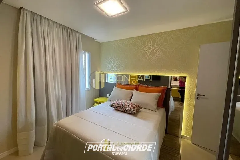 Apartamento &agrave; venda - 129m&sup2; - Meia Praia