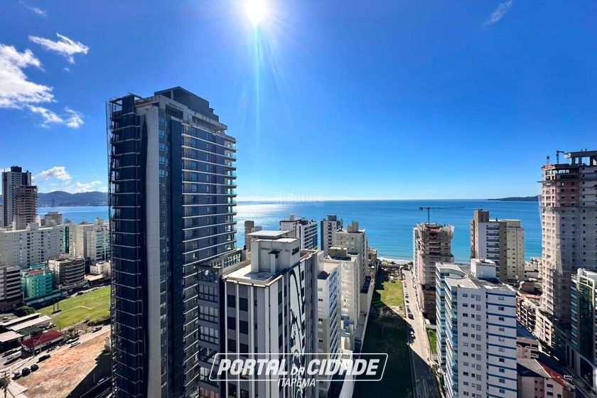 Apartamento &agrave; venda - 198m&sup2; - Meia Praia