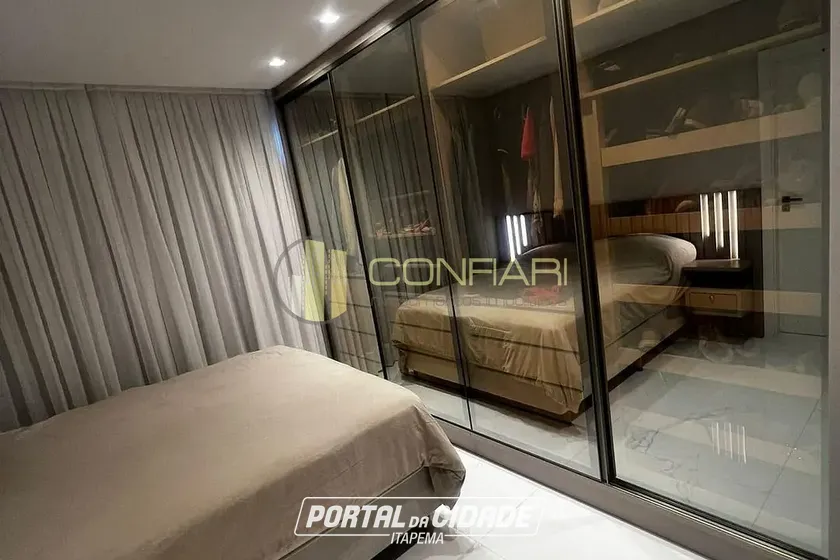 Apartamento &agrave; venda - 101m&sup2; - Meia Praia