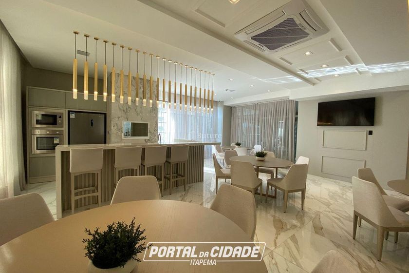 Apartamento &agrave; venda - 240m&sup2; - Meia Praia