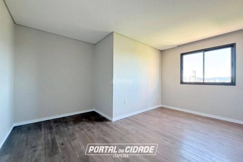 Apartamento &agrave; venda - 85m&sup2; - Meia Praia