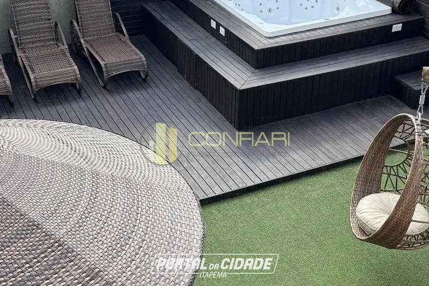 Casa &agrave; venda - 340m&sup2; - Meia Praia