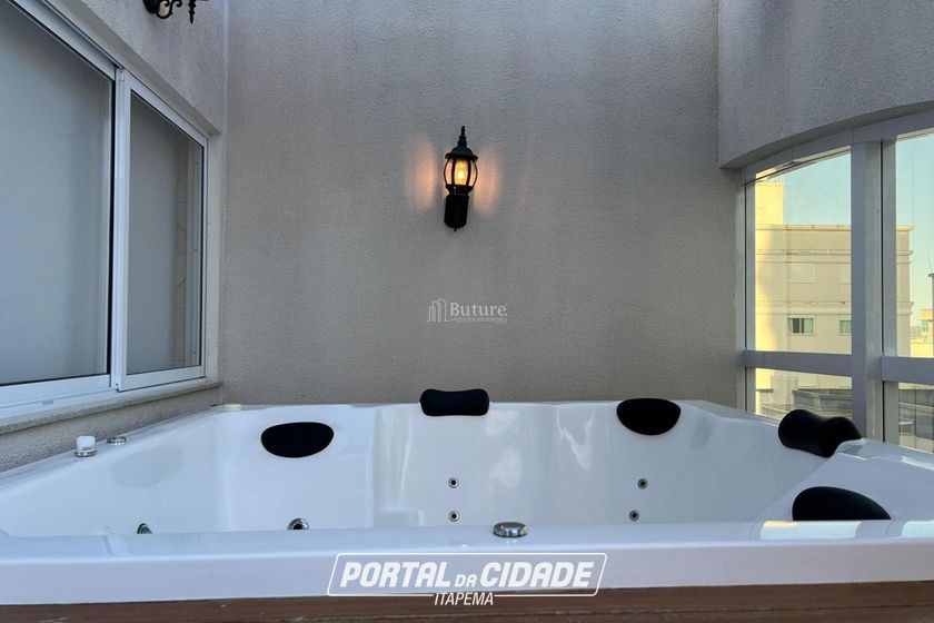 Apartamento &agrave; venda - 260m&sup2; - Meia Praia