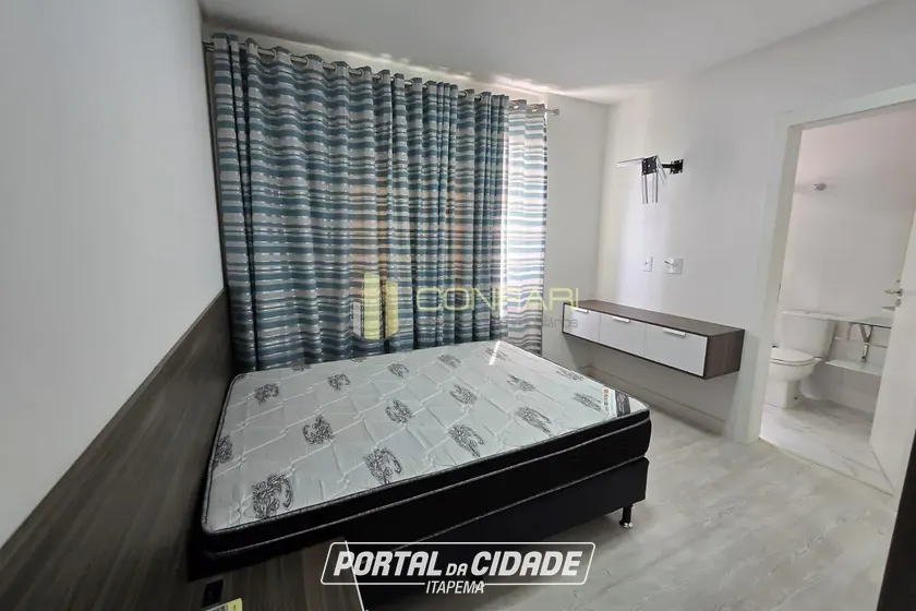 Apartamento &agrave; venda - 130m&sup2; - Meia Praia
