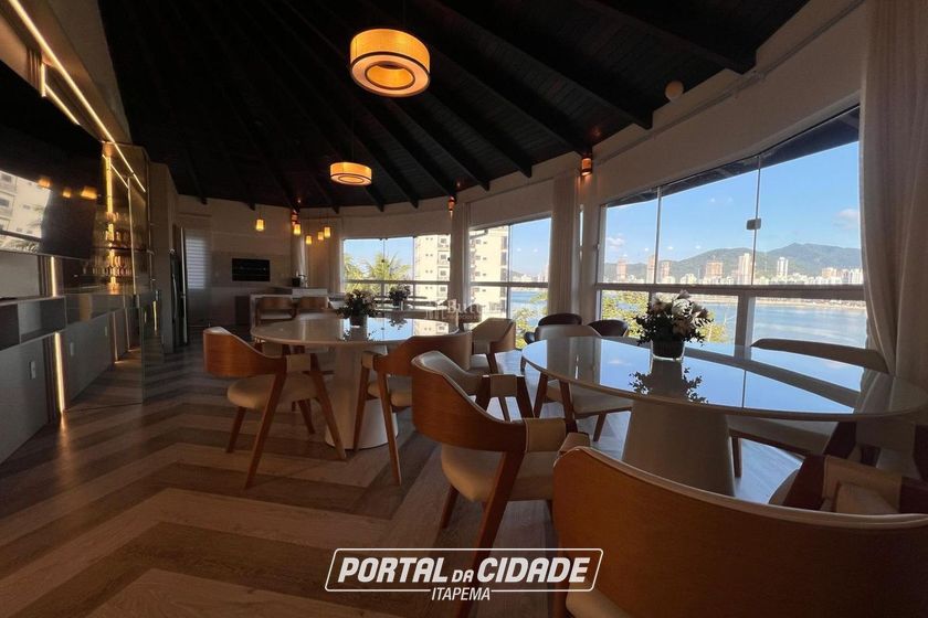 Casa &agrave; venda - 200m&sup2; - Canto da Praia