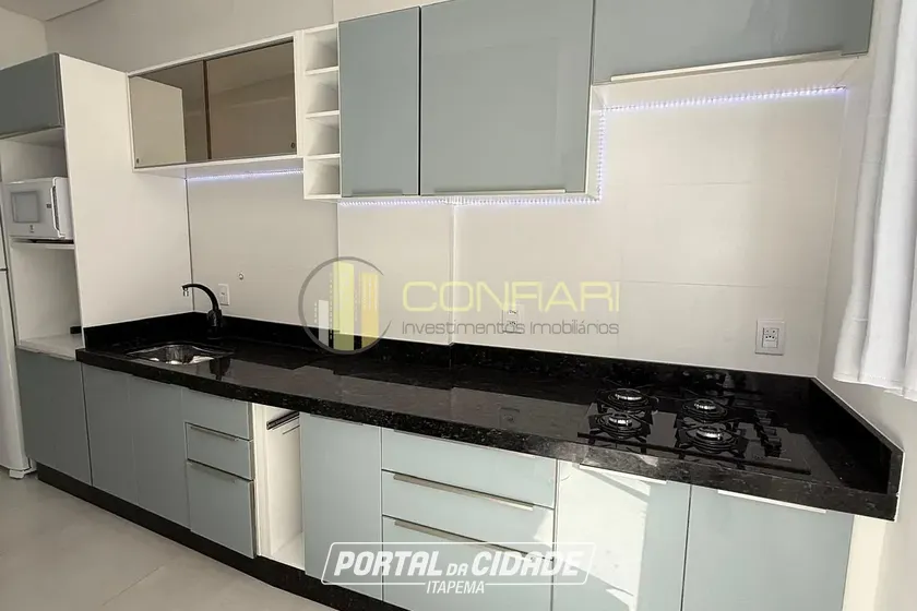 Apartamento &agrave; venda - 140m&sup2; - Meia Praia