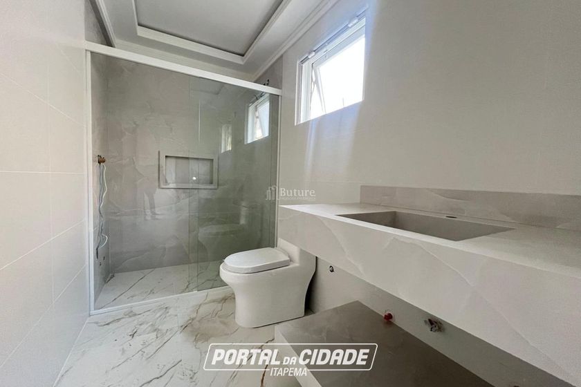 Casa &agrave; venda - 200m&sup2; - Canto da Praia