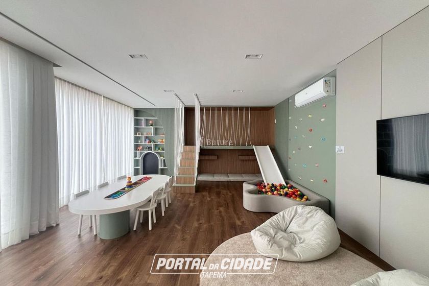 Apartamento &agrave; venda - 159m&sup2; - Meia Praia