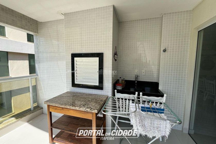 Apartamento &agrave; venda - 128m&sup2; - Meia Praia