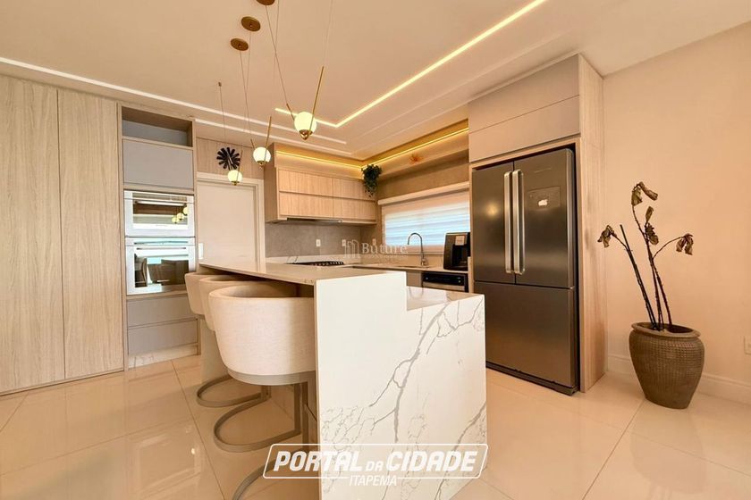 Apartamento &agrave; venda - 200m&sup2; - Meia Praia
