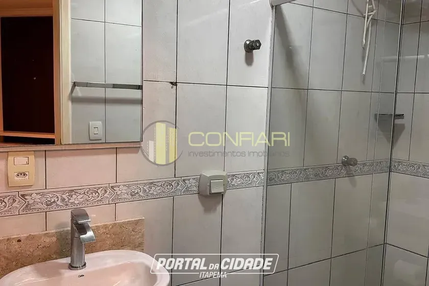 Apartamento para alugar - 98m&sup2; - meia praia