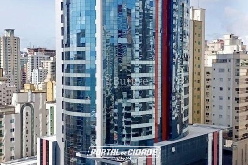 Apartamento &agrave; venda - 220m&sup2; - Meia Praia