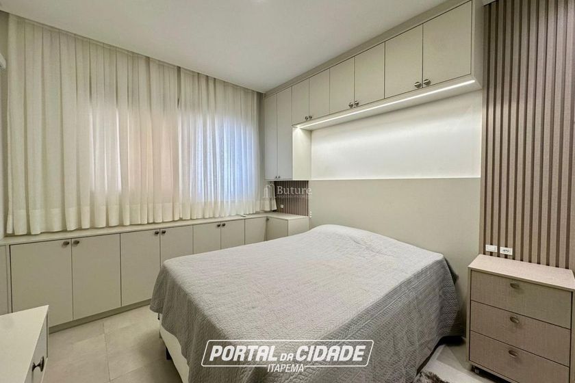 Apartamento &agrave; venda - 119m&sup2; - Meia Praia
