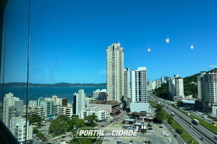 Apartamento &agrave; venda - 87m&sup2; - Centro