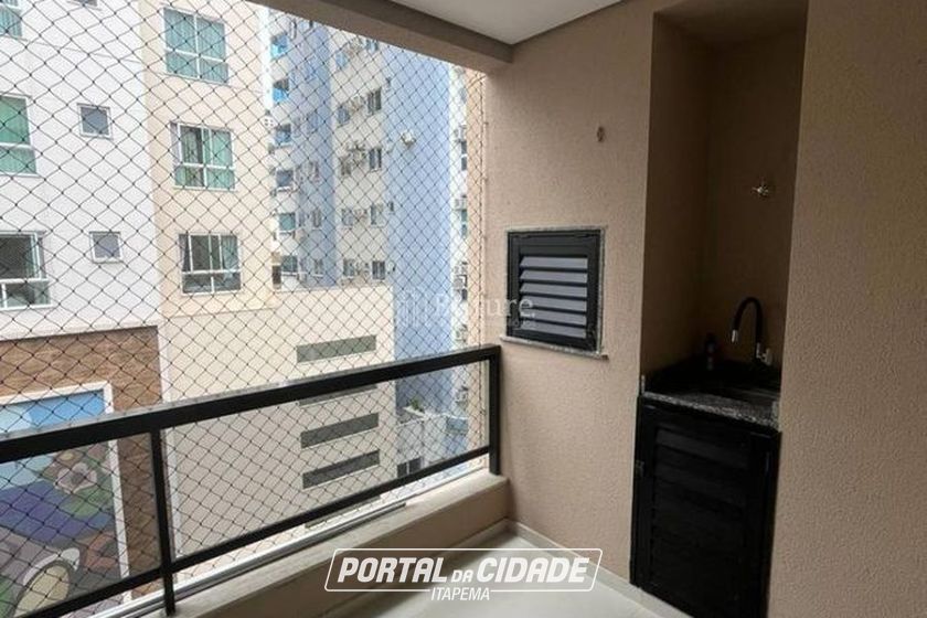 Apartamento &agrave; venda - 125m&sup2; - Meia Praia