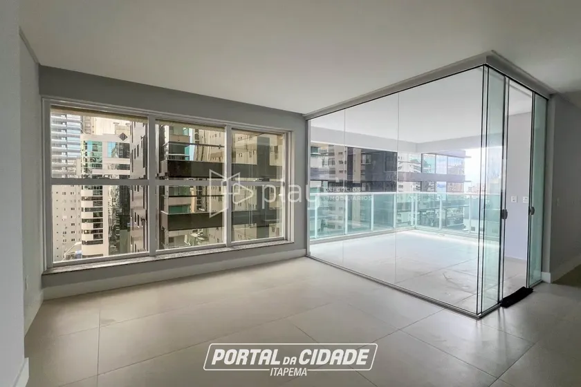 Apartamento &agrave; venda - 190m&sup2; - Meia Praia