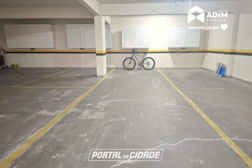 Apartamento para alugar - 128m&sup2; - Meia Praia