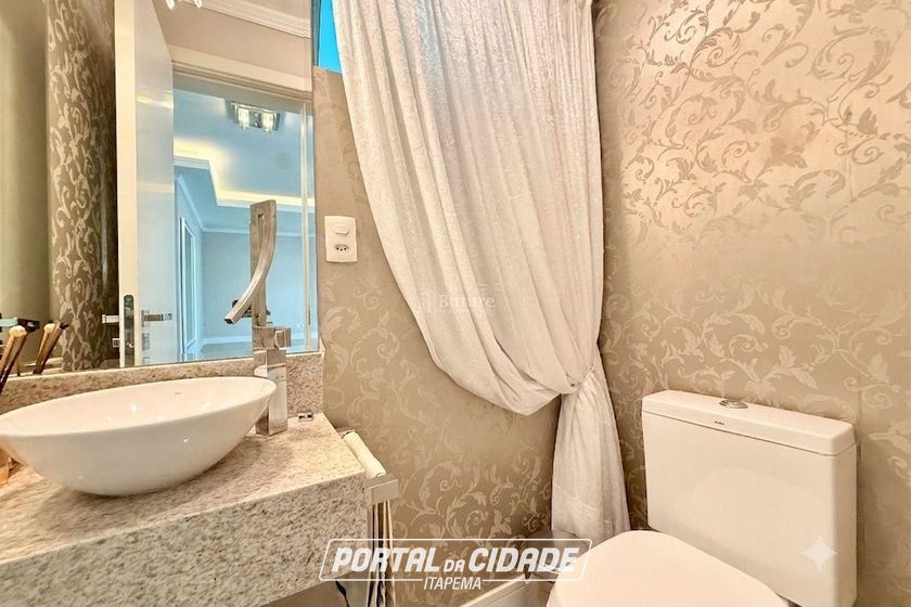 Apartamento &agrave; venda - 150m&sup2; - Meia Praia