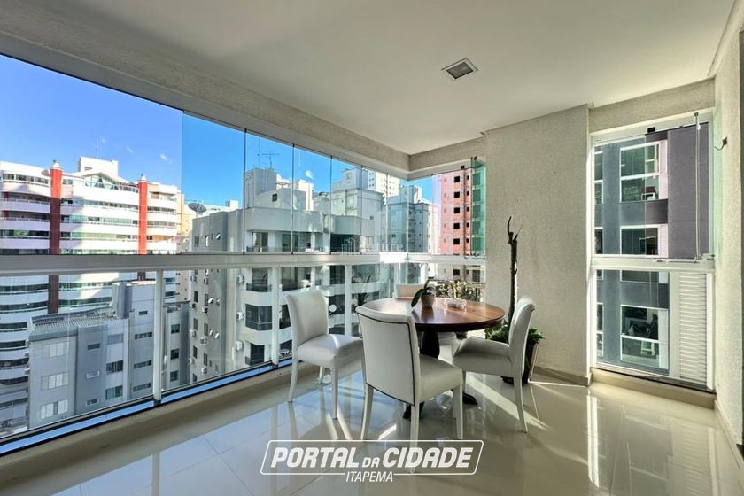 Apartamento &agrave; venda - 163m&sup2; - Meia Praia