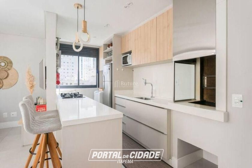 Apartamento &agrave; venda - 102m&sup2; - Meia Praia