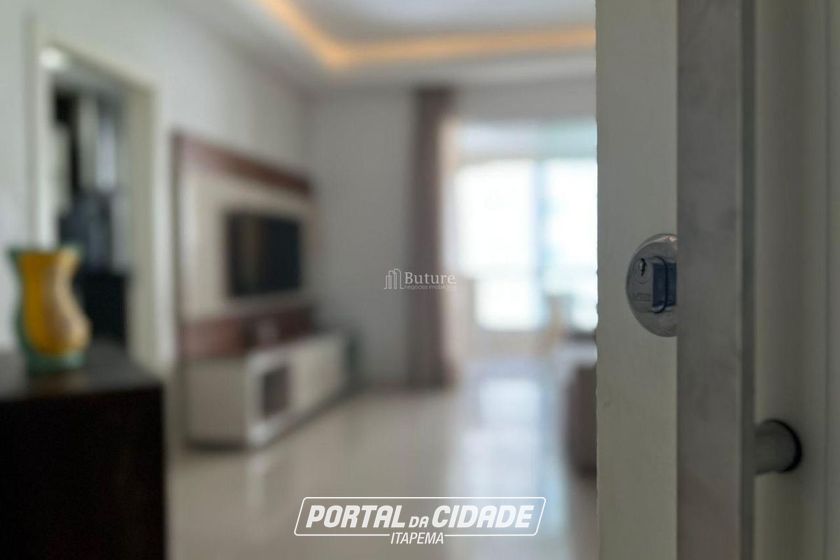 Apartamento &agrave; venda - 137m&sup2; - Meia Praia