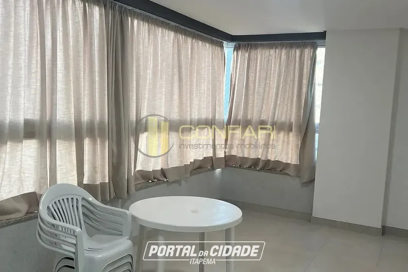 Apartamento para alugar - 130m&sup2; - Meia Praia