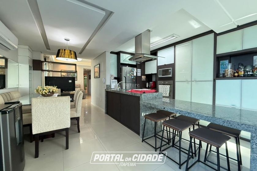 Apartamento &agrave; venda - 85m&sup2; - Meia Praia