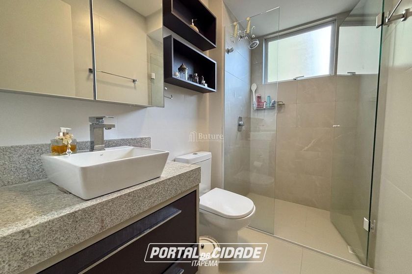 Apartamento &agrave; venda - 146m&sup2; - Meia Praia