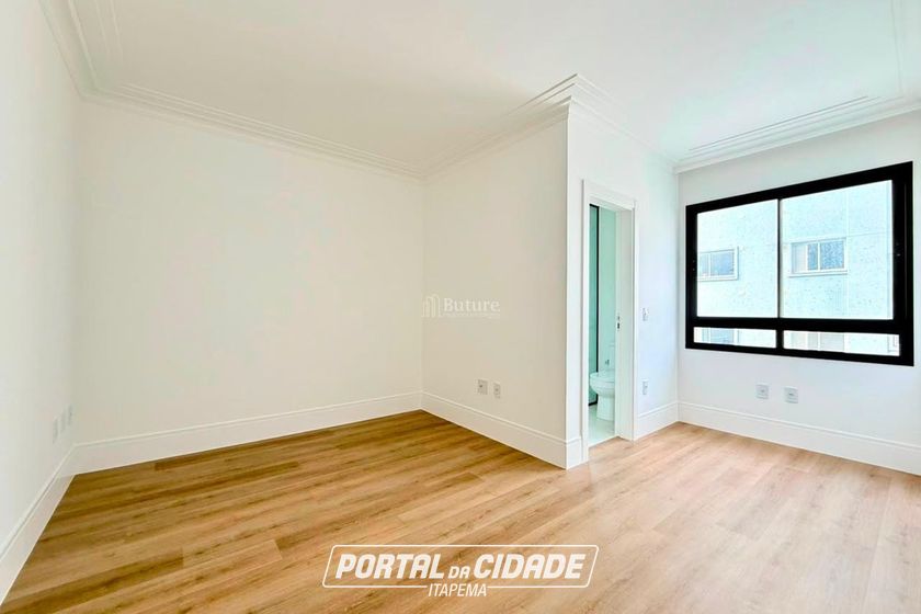 Apartamento &agrave; venda - 180m&sup2; - Meia Praia