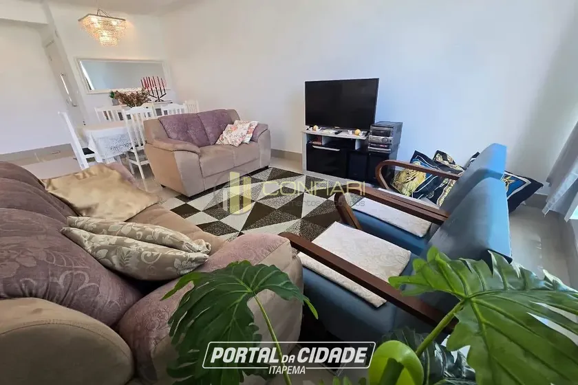 Apartamento &agrave; venda - 130m&sup2; - Meia Praia