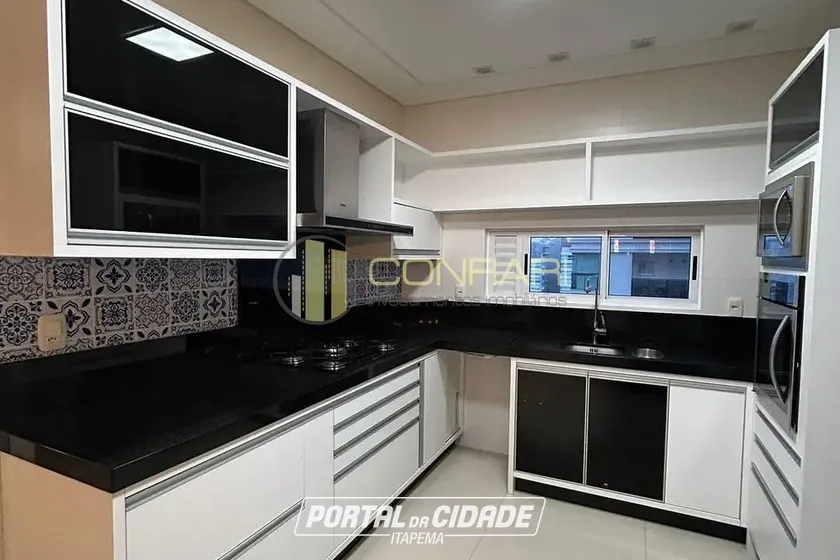 Apartamento &agrave; venda - 170m&sup2; - Meia Praia