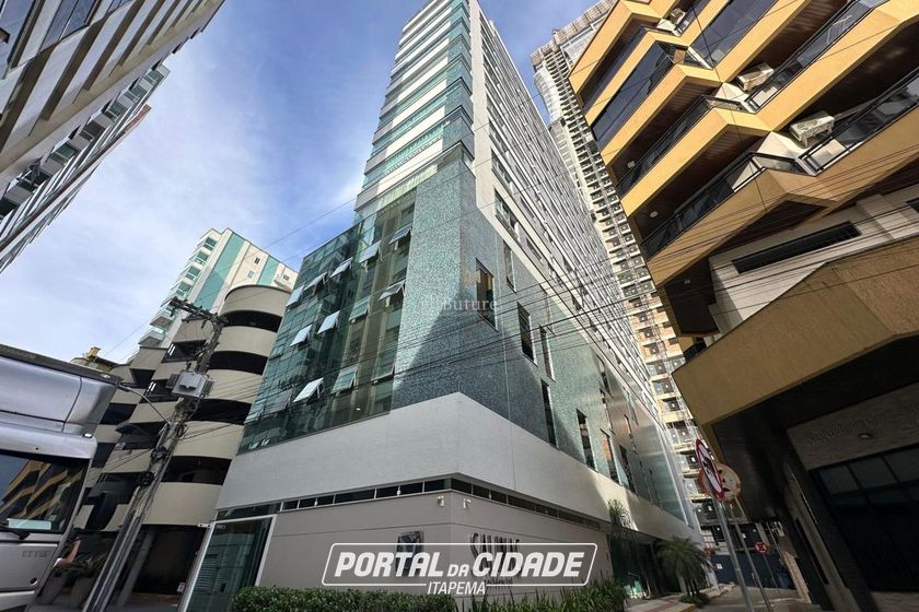 Apartamento &agrave; venda - 153m&sup2; - Meia Praia