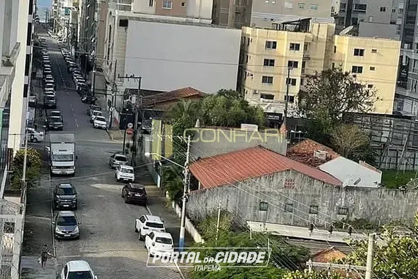 Apartamento &agrave; venda - 80m&sup2; - Meia Praia