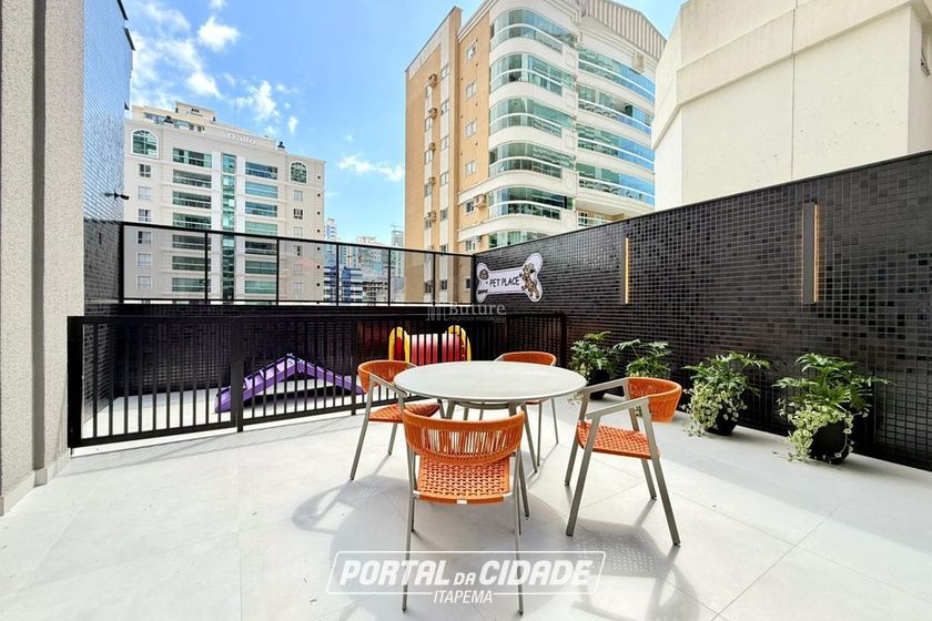 Apartamento &agrave; venda - 160m&sup2; - Meia Praia
