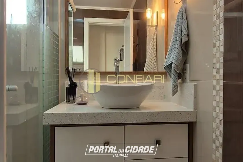 Apartamento &agrave; venda - 168m&sup2; - Meia Praia