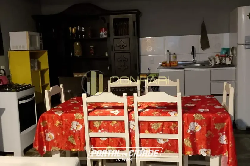 Ch&aacute;cara &agrave; venda - 130m&sup2; - Moura