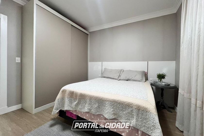 Apartamento &agrave; venda - 198m&sup2; - Meia Praia