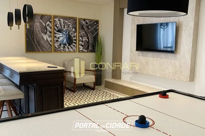 Apartamento &agrave; venda - 164m&sup2; - Meia Praia