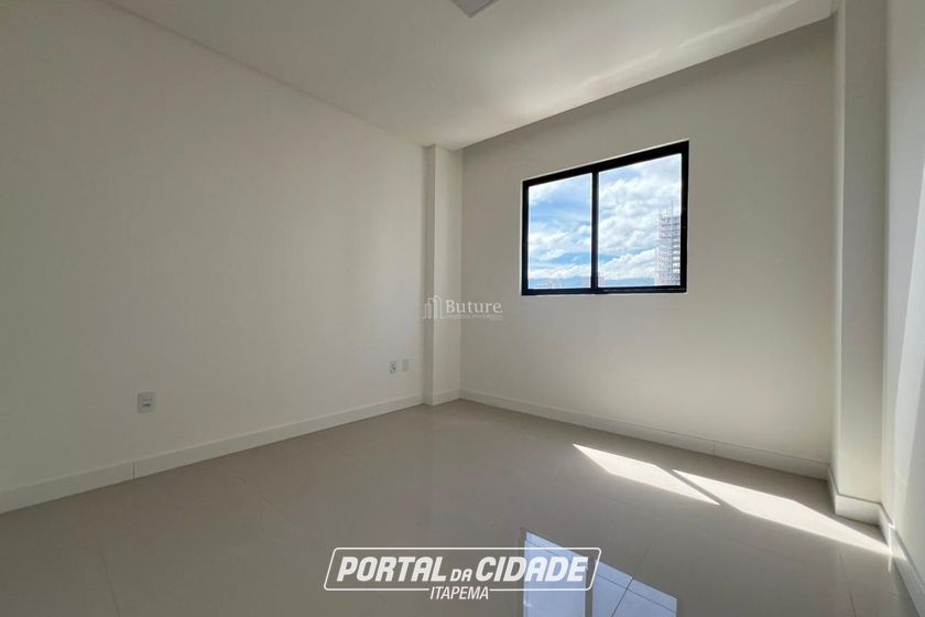 Apartamento &agrave; venda - 106m&sup2; - Meia Praia