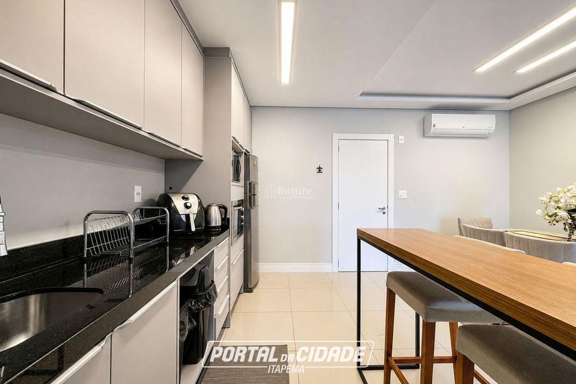 Apartamento &agrave; venda - 85m&sup2; - Meia Praia