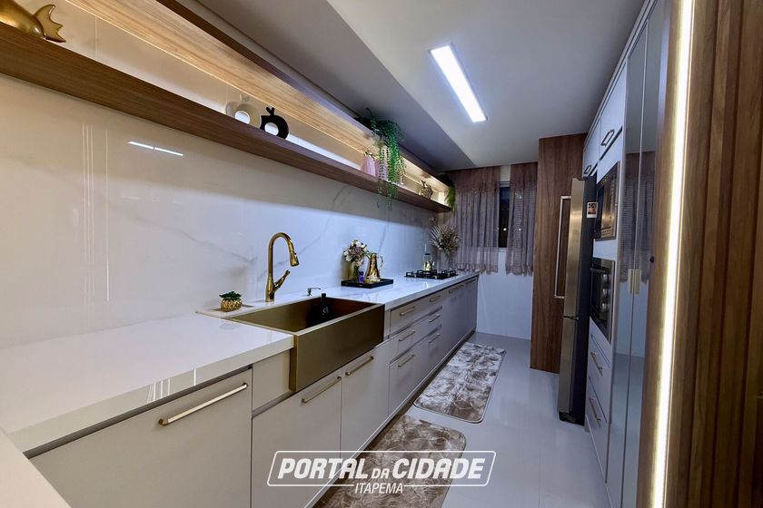 Apartamento &agrave; venda - 171m&sup2; - Meia Praia
