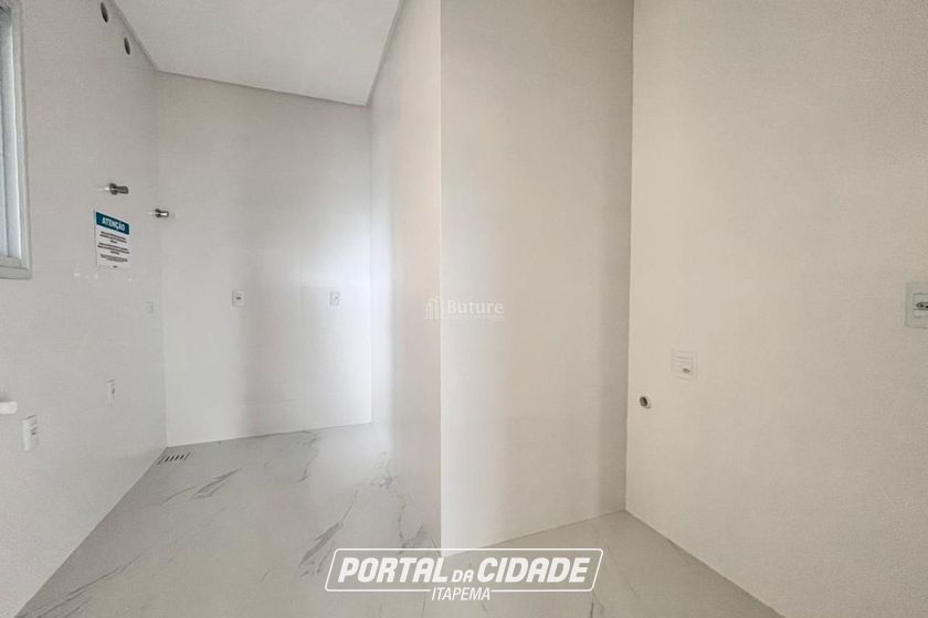 Apartamento &agrave; venda - 217m&sup2; - Meia Praia