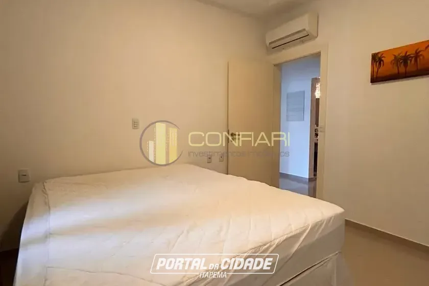 Apartamento &agrave; venda - 130m&sup2; - Meia Praia